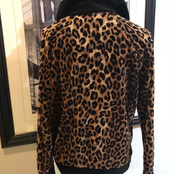 EUC Women’s Velour Leopard Print Pullover Sweater - Picture 10 of 10